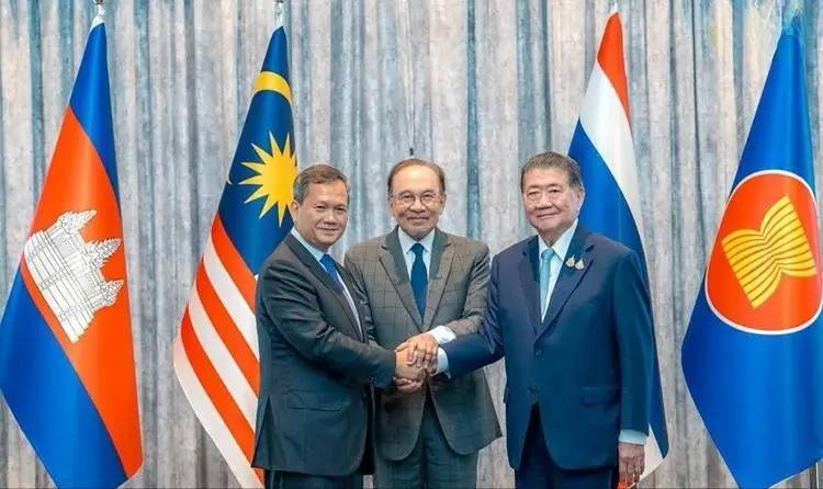 0万援助送到王毅当面对柬提出两个要求不朽情缘MG泰柬停火第二天中方200(图5)