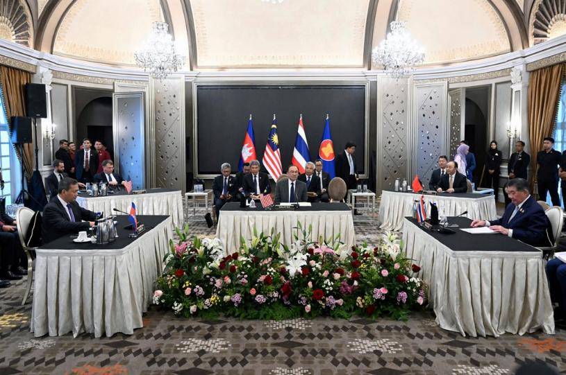 0万援助送到王毅当面对柬提出两个要求不朽情缘MG泰柬停火第二天中方200(图15)