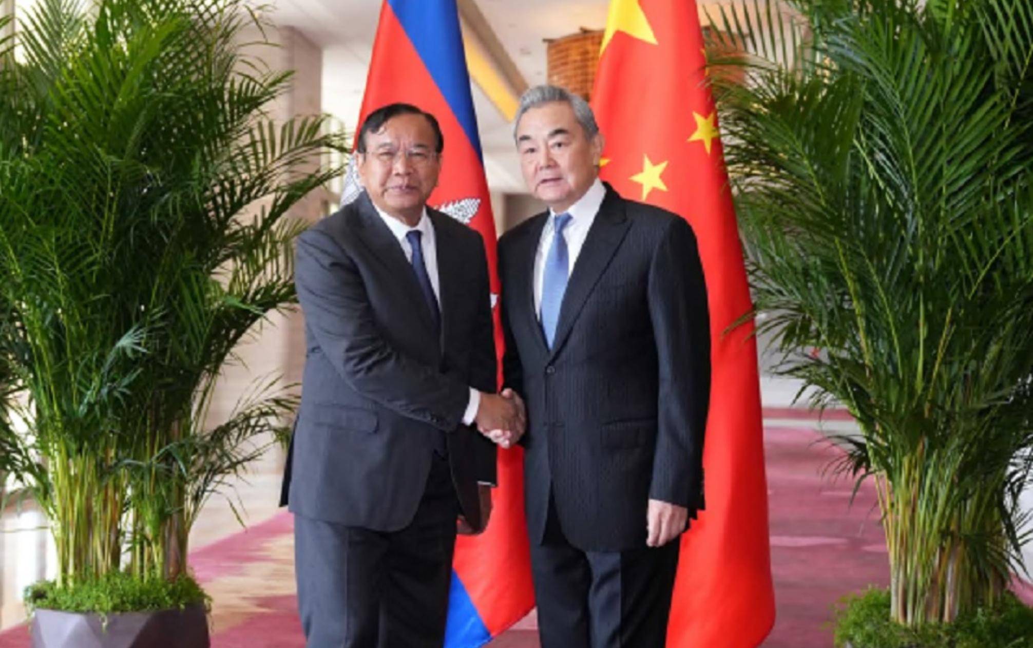 0万援助送到王毅当面对柬提出两个要求不朽情缘MG泰柬停火第二天中方200(图16)